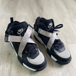 NIKE
AIR RAID
"OG Black / Grey" Size 9